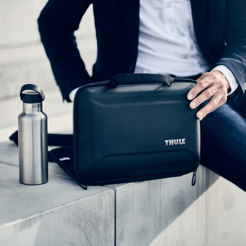Thule Gauntlet MacBook Pro 16in Sleeve - Black