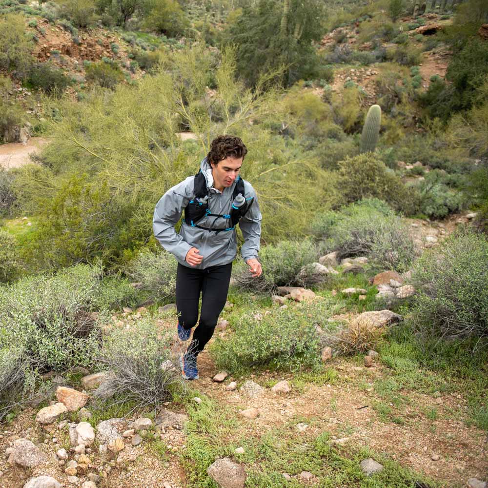 Ultimate Direction Mens Running Adventure Vest 6.0