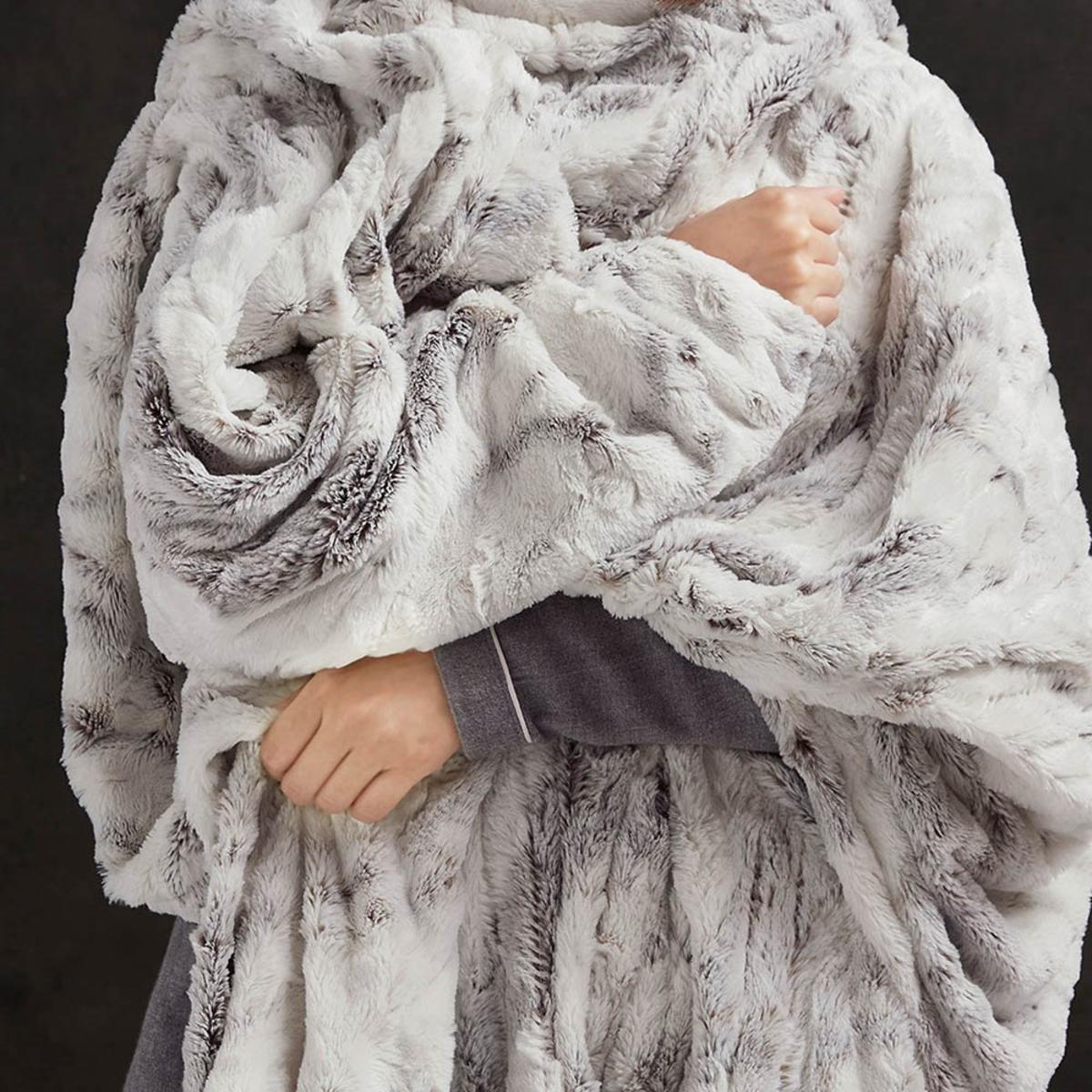  Beautyrest 100% Polyester Marble Faux Fur Heated Throw - 50inW X 70inL