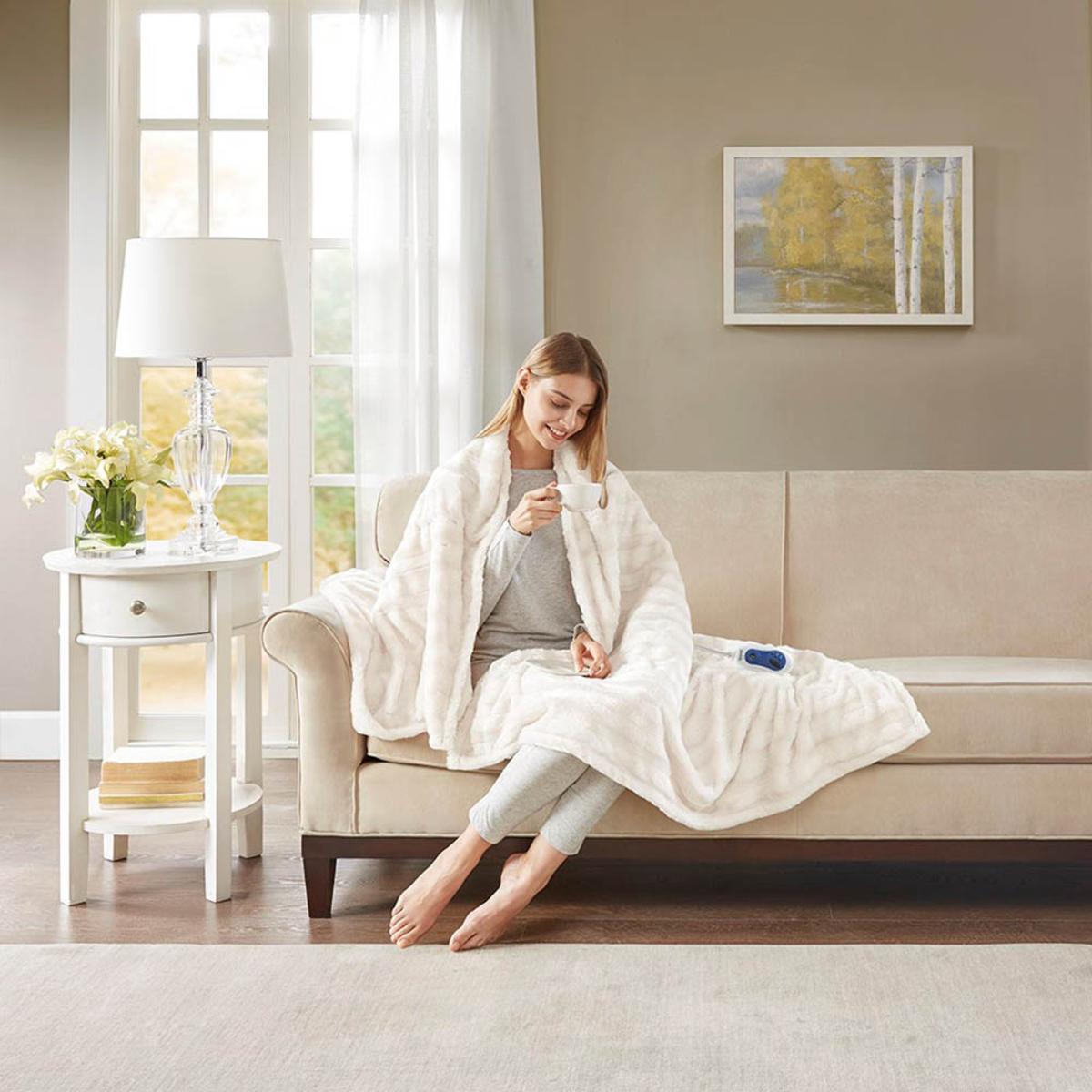  Beautyrest Heated Duke Faux Fur Heated Throw - 50inW X 70inL