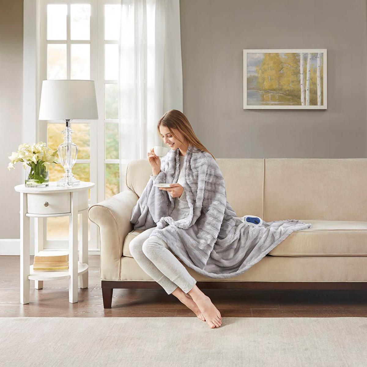  Beautyrest Heated Duke Faux Fur Heated Throw - 50inW X 70inL