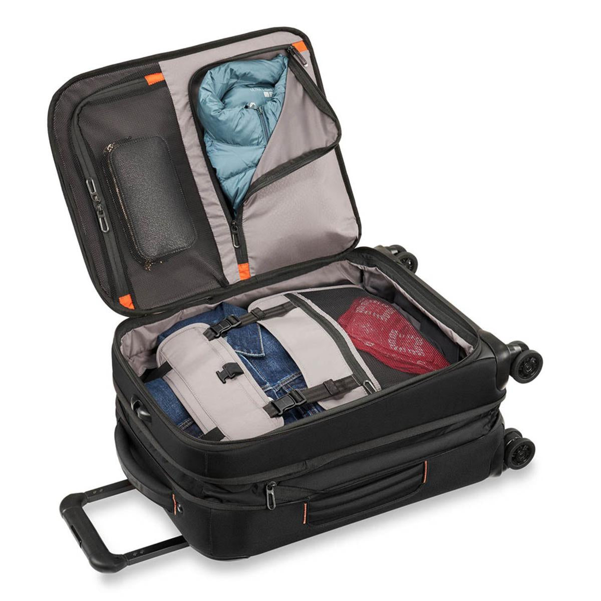  Briggs & Riley 21in International Carry-On Expandable Spinner