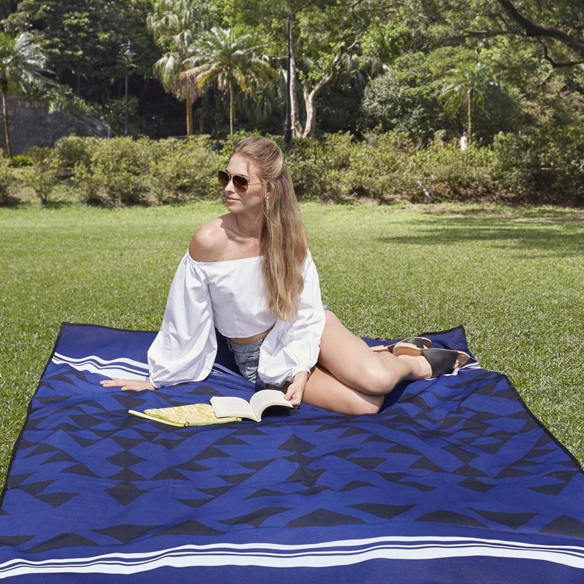  CGear Sandlite Sand-Free Mat - 66in X 66in / 2m X 2m