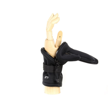  Hand Out Fish Gloves