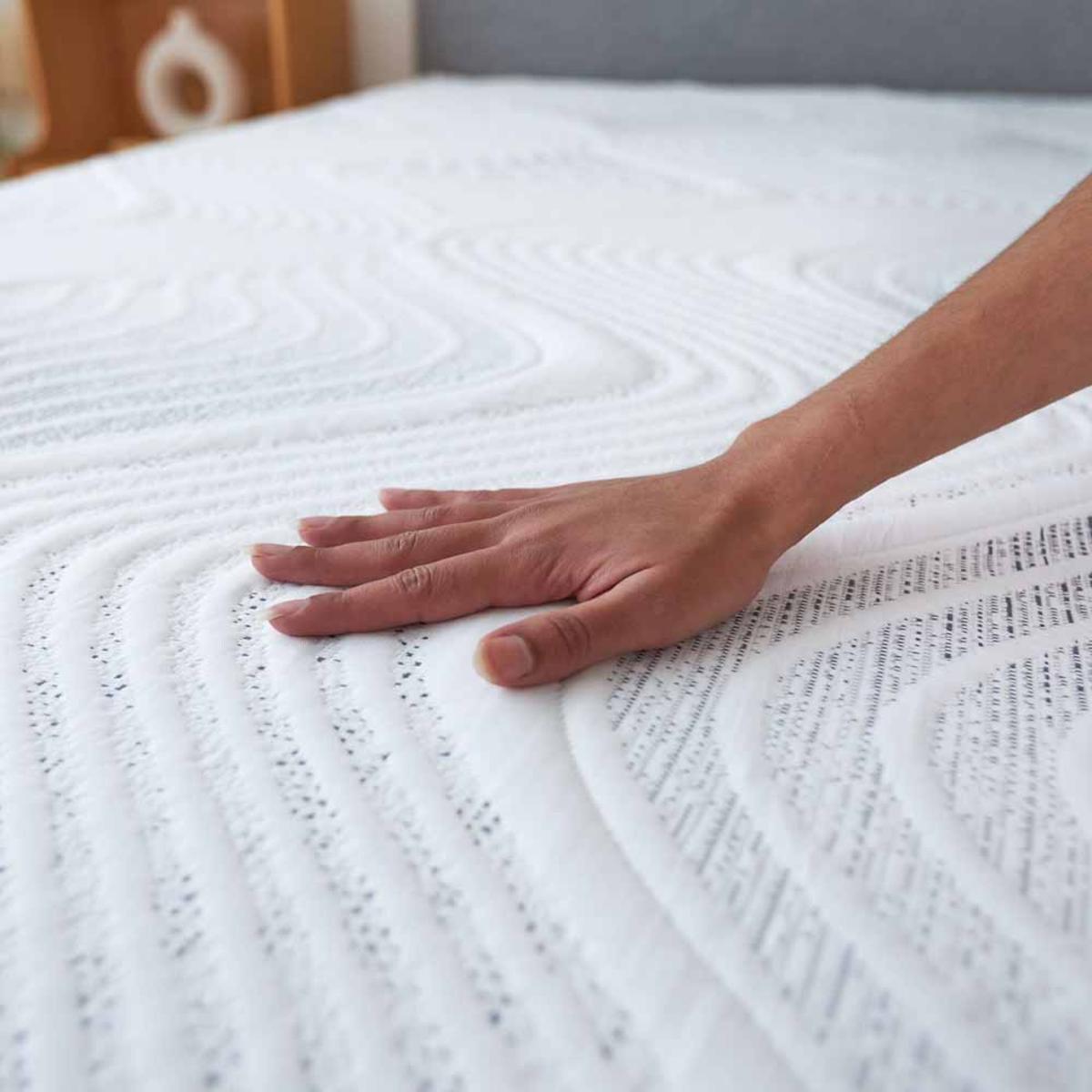  Hush 11in Smooth Top Iced Hybrid Mattress - King/White