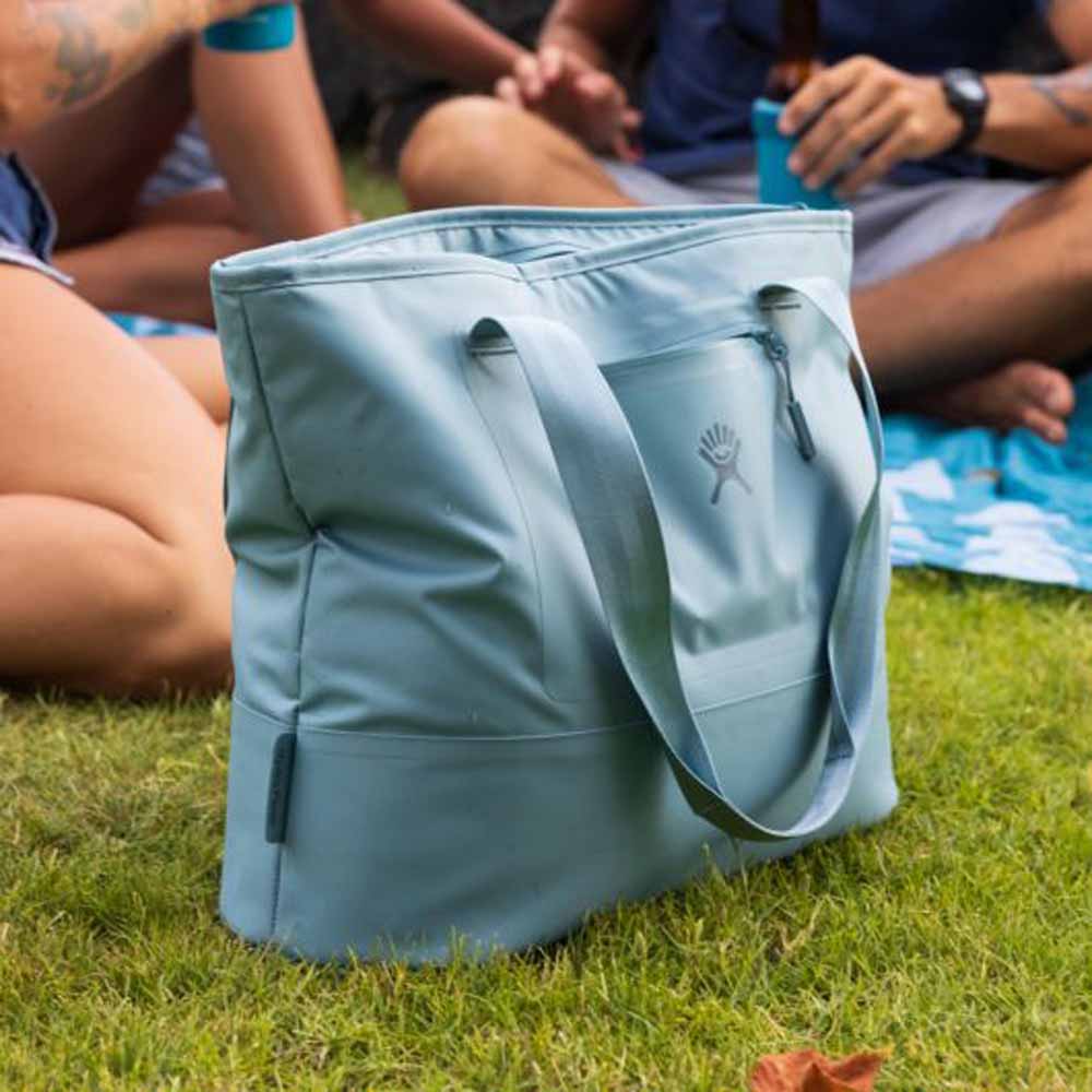  Hydro Flask 20L Insulated Tote Bag