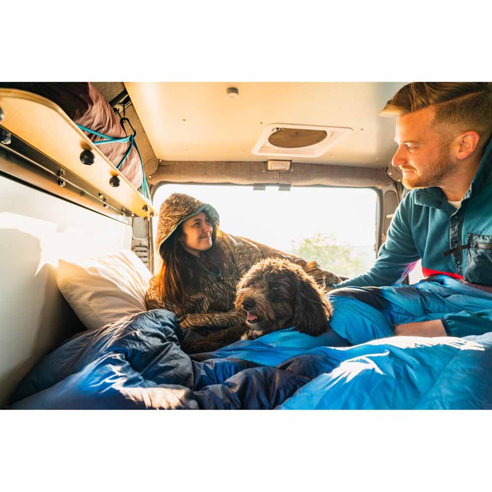  Kelty Hoodligan Blanket