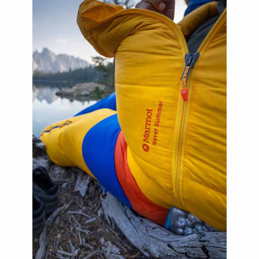  Marmot Mens Never Summer 0ï¿½ Sleeping Bag - Solar/Red Sun