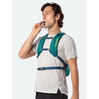  Nathan Unisex Crossover 10 Liter Hydration Pack