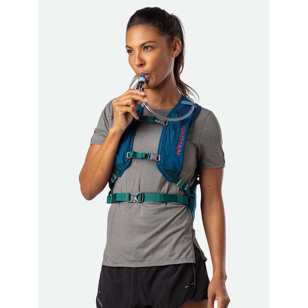  Nathan Unisex Crossover 15 Liter Hydration Pack
