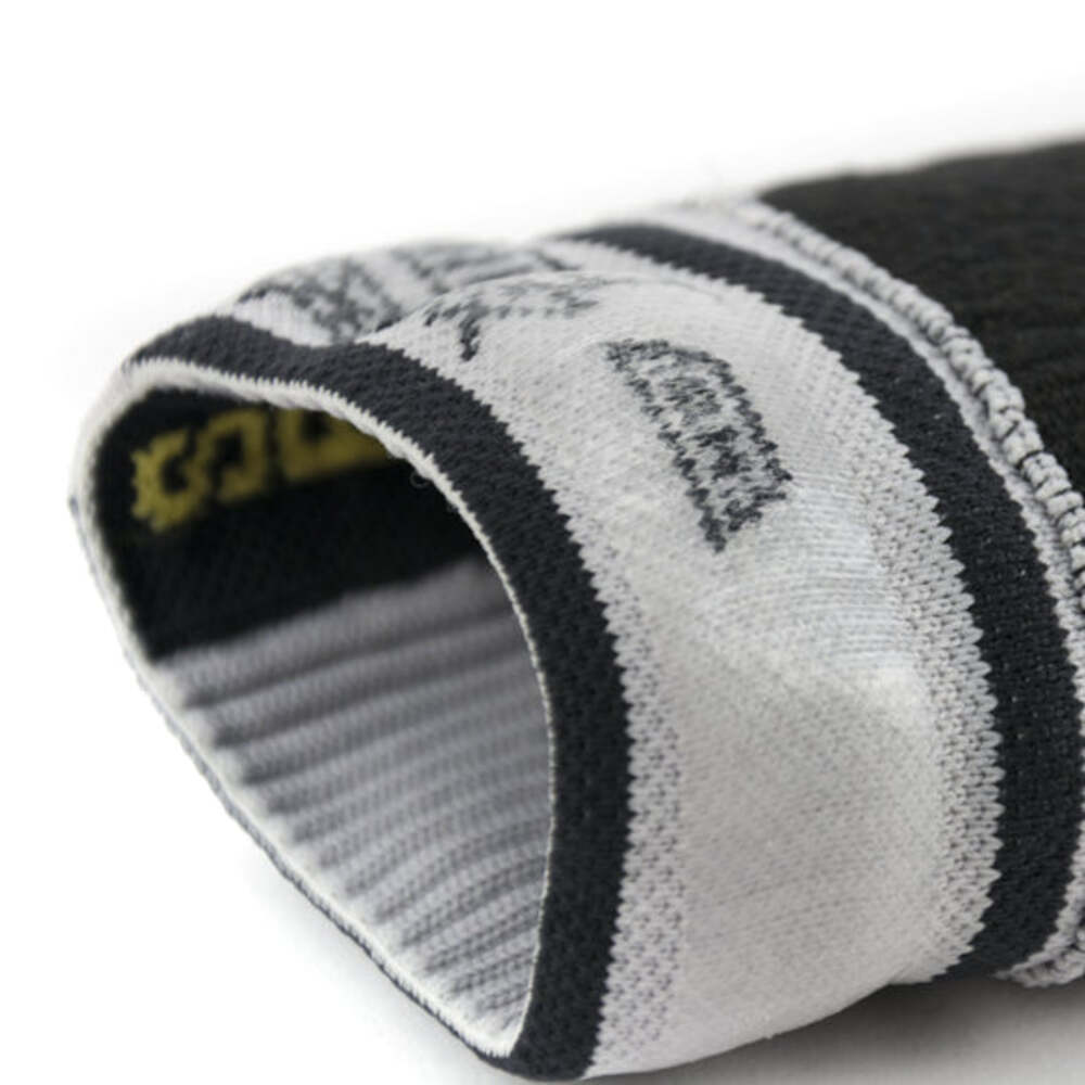  SealSkinz Runton Waterproof Cold Weather Mid Length Socks With Hydrostop
