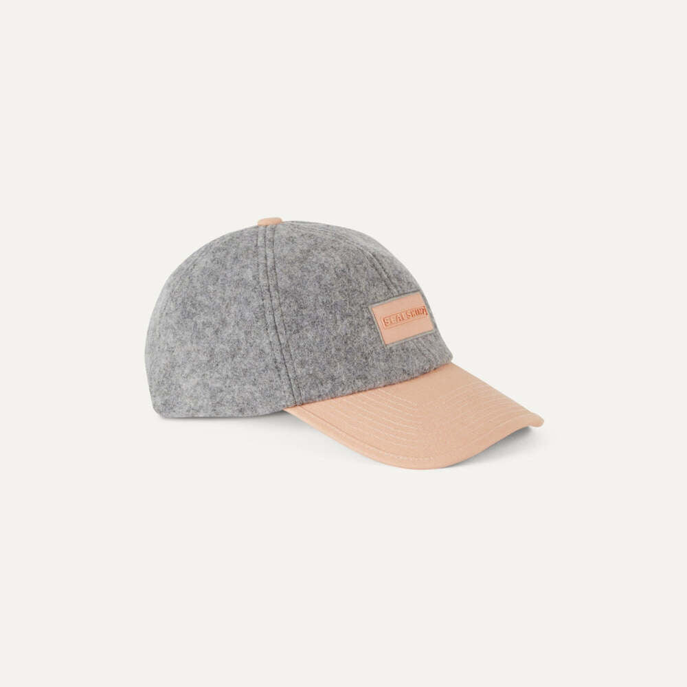 SealSkinz Womens Wickmere Waterproof Boiled Wool Cap - Grey/Pink