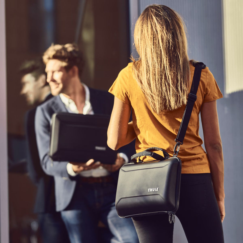  Thule Gauntlet MacBook Pro 16in Sleeve - Black