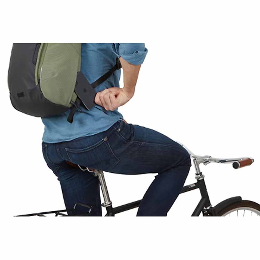  Thule Paramount Commuter 18L Backpack