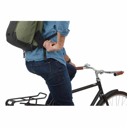  Thule Paramount Commuter 27L Backpack