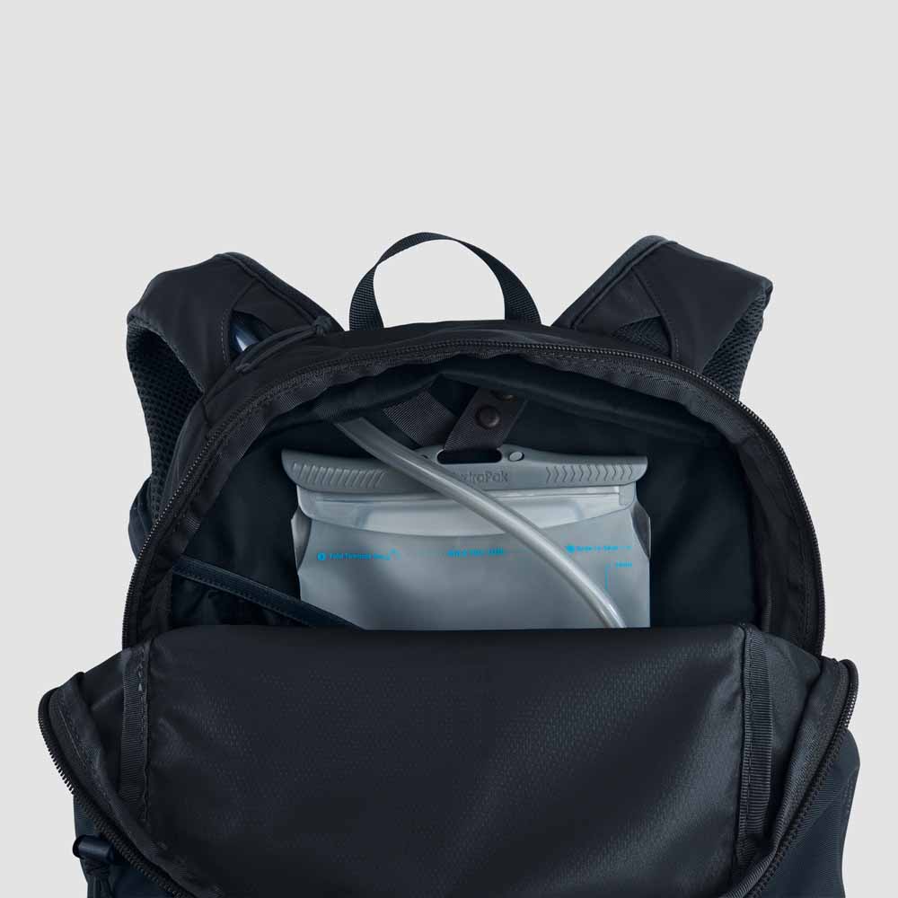  Ultimate Direction Blazek 15L Backpack