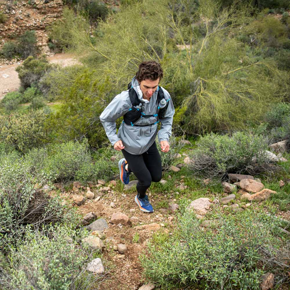  Ultimate Direction Mens Running Adventure Vest 6.0