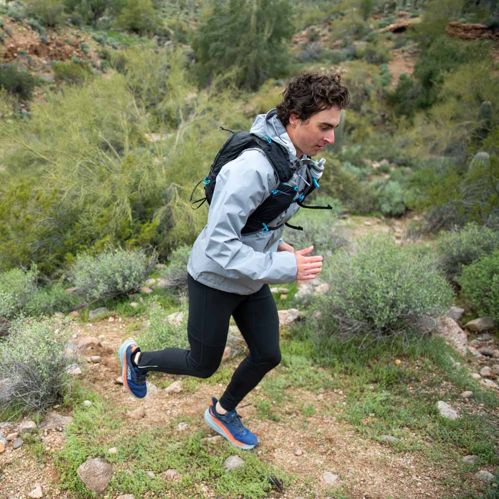  Ultimate Direction Mens Running Adventure Vest 6.0