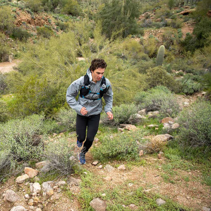  Ultimate Direction Mens Running Adventure Vest 6.0